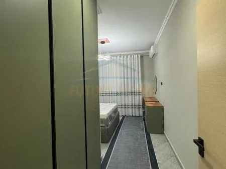 Tirane, jepet me qera apartament 1+1 Kati 4, 75 m² 450 € 