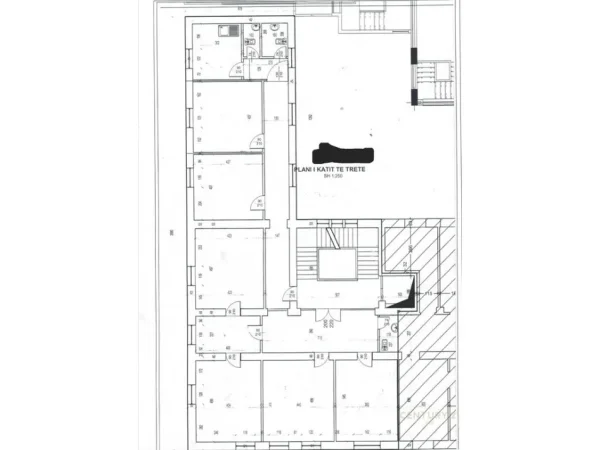 Tirane, jepet me qera zyre Kati 6, 275 m² 6.000 € (prane kullave Binjake)