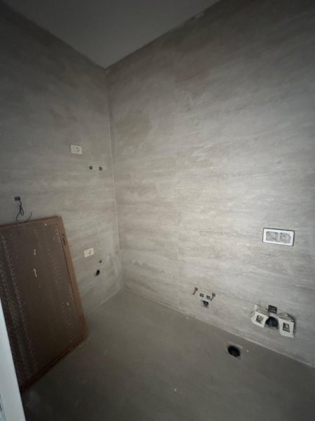 Tirane, shitet apartament 1+1+Ballkon Kati 7, 75 m² 165.000 € (Mine Peza Golden Tower Gati Per Mobilim Okazion)
