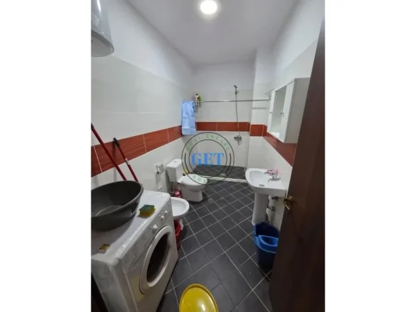 Durres, jepet me qera apartament 2+1 Kati 4, 80 m² 400 € (Plazh)