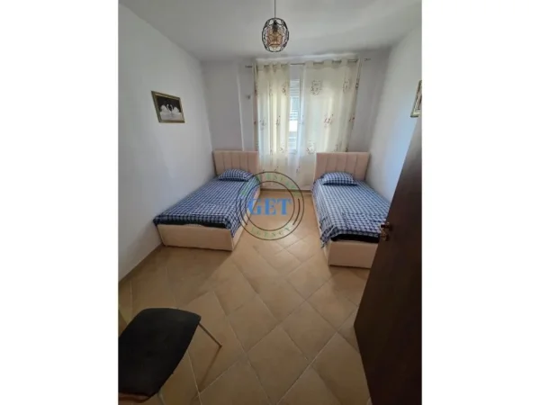 Durres, jepet me qera apartament 2+1 Kati 4, 80 m² 400 € (Plazh)