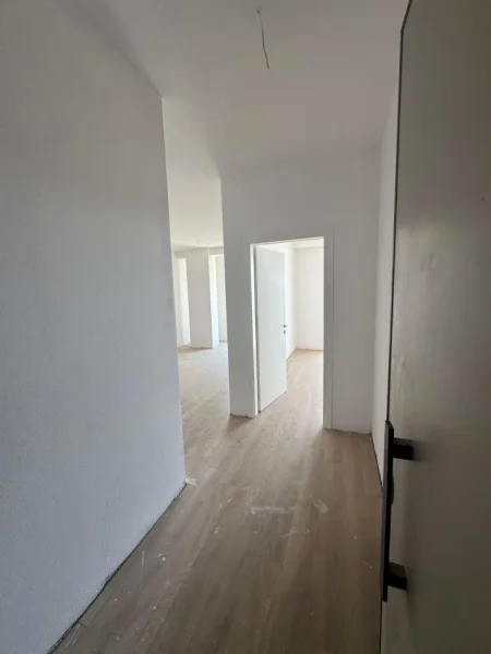 Tirane, shitet apartament 1+1+Ballkon Kati 7, 75 m² 165.000 € (Mine Peza Golden Tower Gati Per Mobilim Okazion)