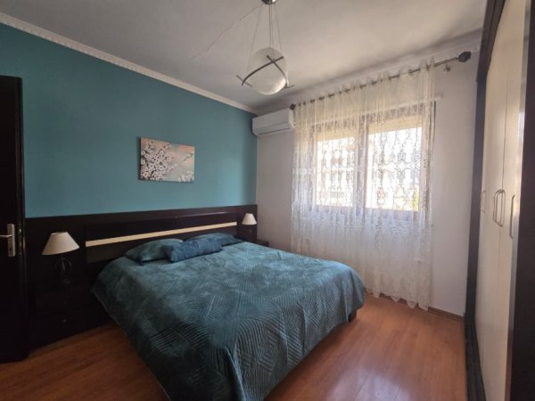 Tirane, jepet me qera apartament 2+1+Aneks+Ballkon Kati 5, 105 m² 900 € (Rruga Milto Tutulani)