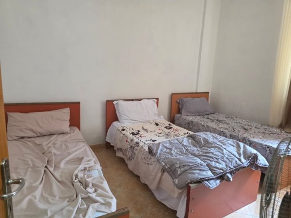 Tirane, jepet me qera apartament 1+1 Kati 1, 55 m² 450 € (Rruga Gramoz Pashko)