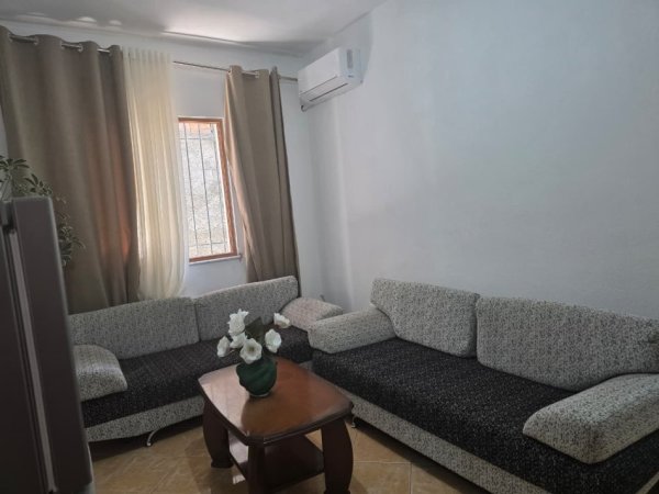 Tirane, jepet me qera apartament 1+1 Kati 1, 55 m² 450 € (Rruga Gramoz Pashko)
