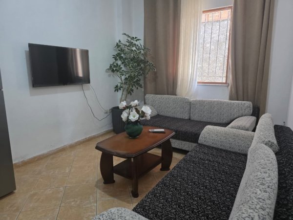 Tirane, jepet me qera apartament 1+1 Kati 1, 55 m² 450 € (Rruga Gramoz Pashko)