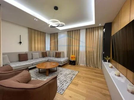 Tirane, shitet apartament 3+1 Kati 10, 197 m² 35.000.000 € 