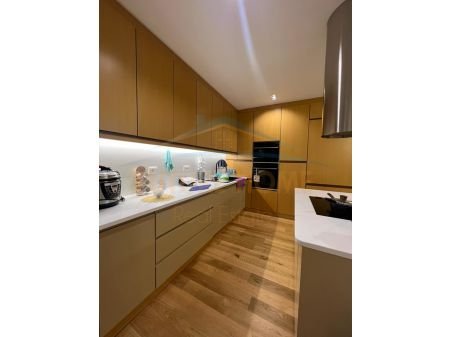 Tirane, shitet apartament 3+1 Kati 10, 197 m² 35.000.000 € 