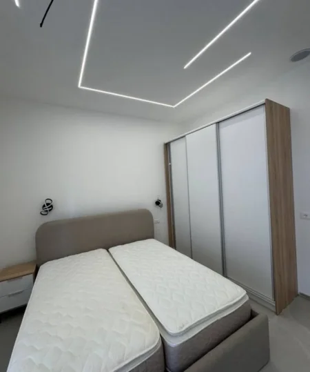 Durres, jepet me qera apartament 1+1+Ballkon , 600 € (Qender, Durres)