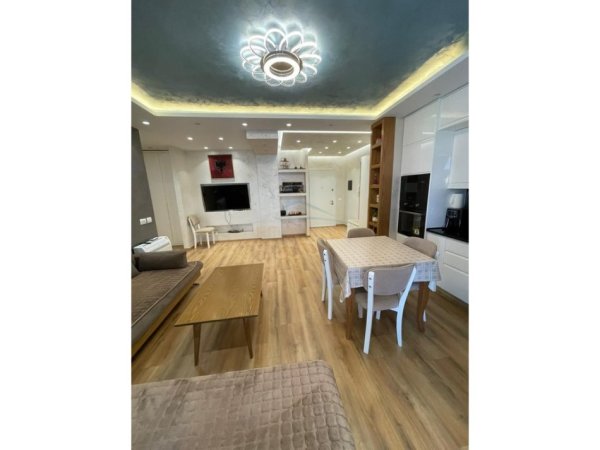 Tirane, shitet apartament 2+1 Kati 6, 105 m² 200.000 € (Fusha e Aviacionit)