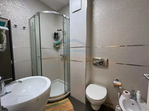 Tirane, jepet me qera apartament 2+1 Kati 7, 123 m² 1.600 € (Rruga Pjeter Bogdani , Prane SALT)