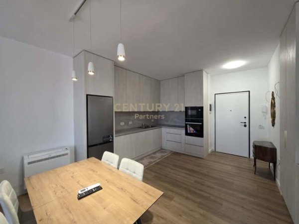 Tirane, jepet me qera apartament 2+1 Kati 3, 100 m² 800 € (Don Bosko)