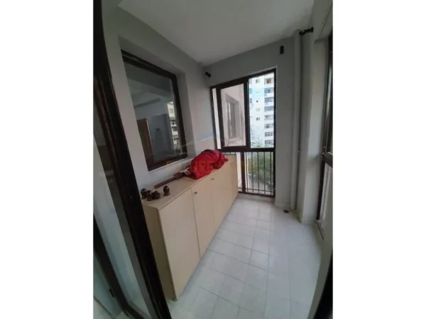 Tirane, shitet apartament 2+1 Kati 4, 99 m² 175.000 € (Rruga Muzaket)