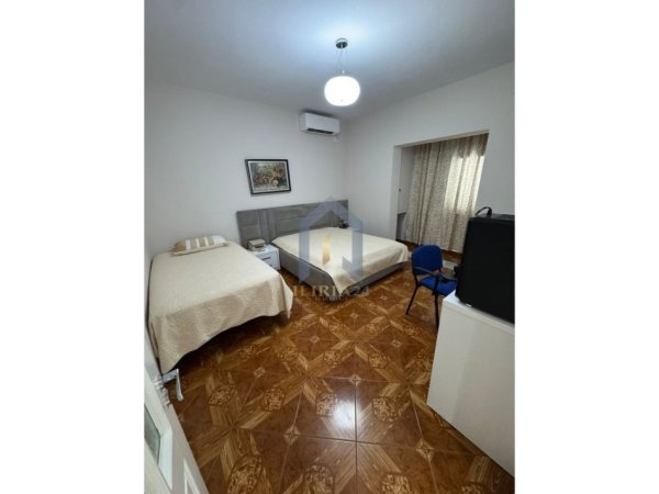 Tirane, jap me qera apartament 2+1+Ballkon Kati 2, 140 m² 800 € (Don Bosko)