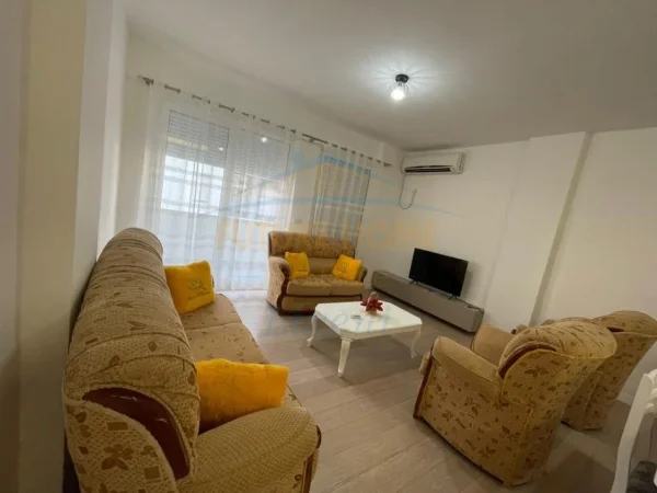 Tirane, jepet me qera apartament 1+1 Kati 2, 80 m² 650 € (KOPSHTI ZOOLOGJIK)