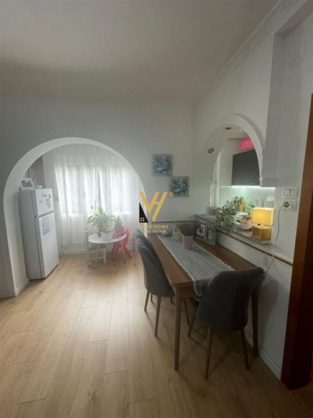 Tirane, jepet me qera apartament 1+1+Ballkon Kati 4, 56 m² 500 € (FERIT XHAJKO)
