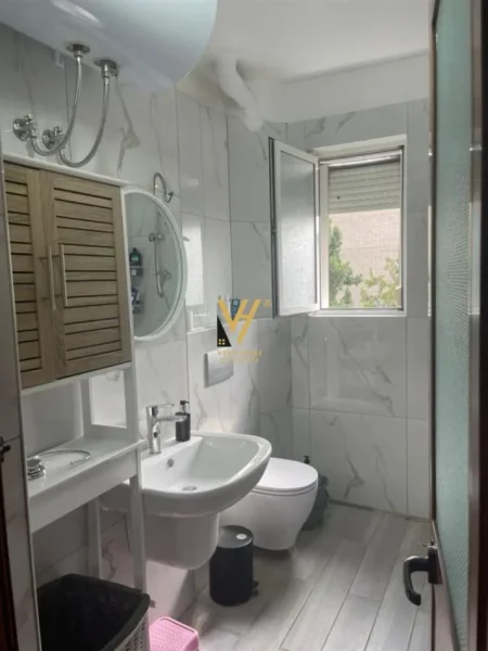 Tirane, jepet me qera apartament 1+1+Ballkon Kati 4, 56 m² 500 € (FERIT XHAJKO)