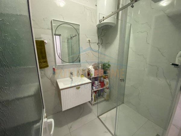 Tirane, shitet apartament 2+1+Ballkon Kati 4, 92 m² 135.000 € (Fresk)