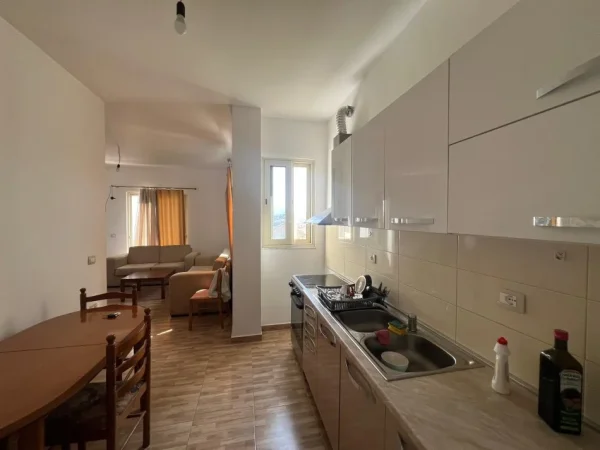 Tirane, jepet me qera apartament 2+1+Ballkon Kati 1, 112 m² 350 € (rruga kodra e priftit)