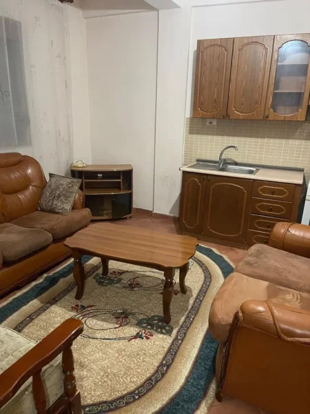 Tirane, jepet me qera apartament 1+1 Kati 1, 65 m² 380 € (Don bosko)