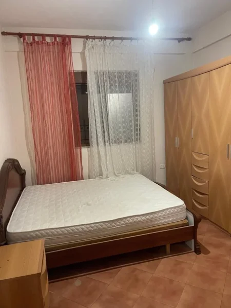 Tirane, jepet me qera apartament 1+1 Kati 1, 65 m² 380 € (Don bosko)