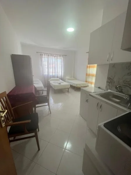 Tirane, jepet me qera nga Pronari, pa-komision Kati 2, 330 € 