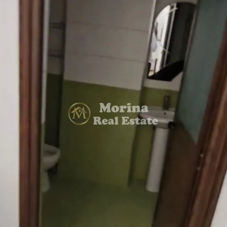 Tirane, jepet me qera apartament 2+1 Kati 1, 90 m² 400 € (Laprake)