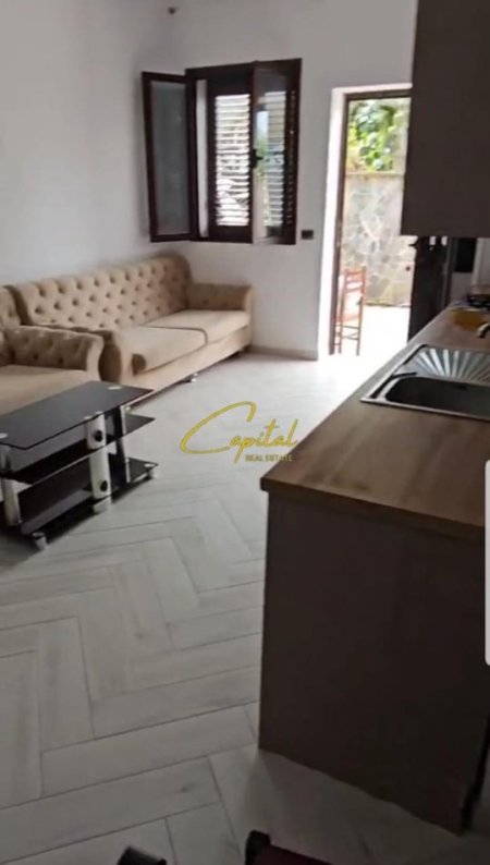 Tirane, jepet me qera apartament 2+1 Kati 1, 100 m² 400 € (LAPRAKE)