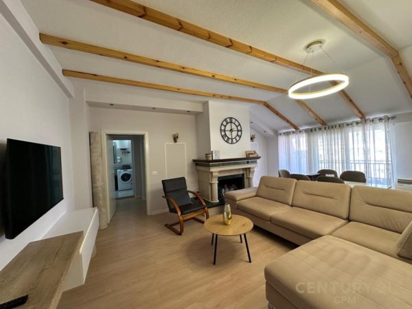 Tirane, jepet me qera apartament 1+1 Kati 10, 70 m² 750 € (Komunen E Parisit)