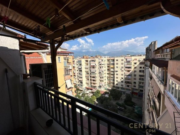 Tirane, jepet me qera apartament 1+1 Kati 10, 70 m² 750 € (Komunen E Parisit)
