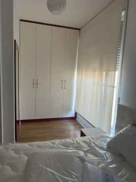 APARTAMENT 1+1 ME QIRA  500 € (KOPSHTI BOTANIK)