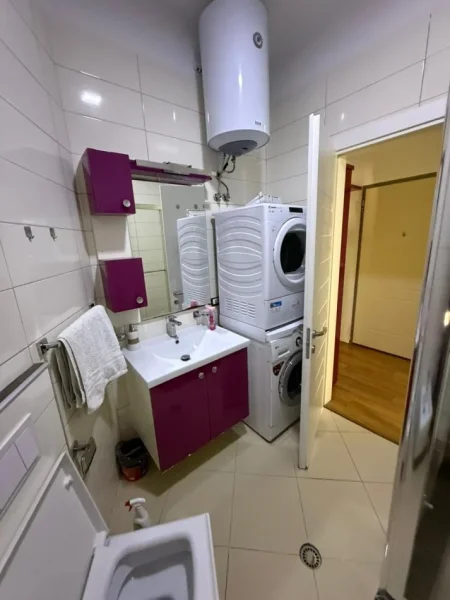 APARTAMENT 1+1 ME QIRA  500 € (KOPSHTI BOTANIK)