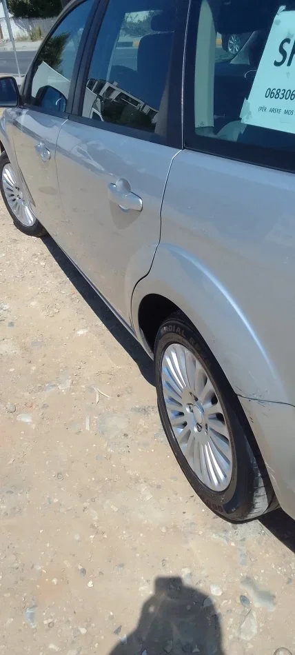 Tirane, shitet makine me portobagazh Ford fokus me portobagazh Nafte, gri metalizato automatik Kondicioner 2.599 €