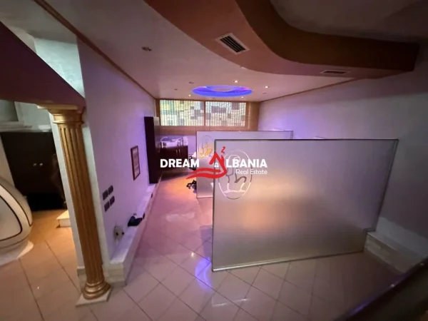 Tirane, jepet me qera ambjent biznesi , 150 m² 1.200 € (Mine Peza)