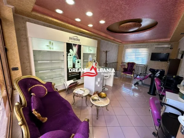 Tirane, jepet me qera ambjent biznesi , 150 m² 1.200 € (Mine Peza)