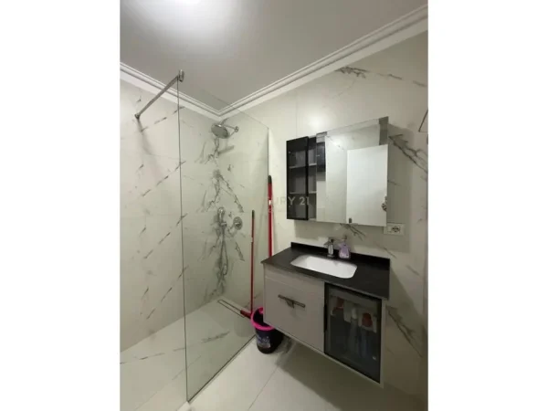 Tirane, jepet me qera apartament 1+1 Kati 3, 73 m² 650 € (kodra e diellit)