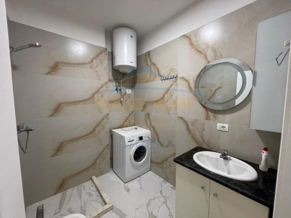 Tirane, jepet me qera apartament 1+1 Kati 2, 80 m² 650 € (Kopshti Zoologjik)