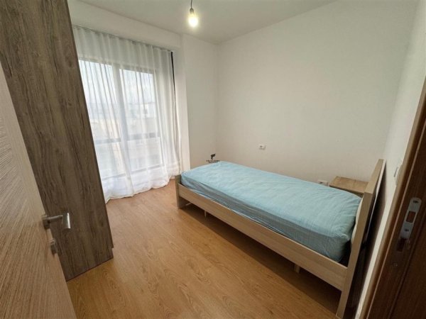 Tirane, jepet me qera apartament 3+1 Kati 4, 133 m² 500 € (5 MAJ)