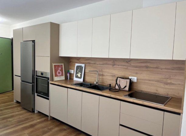 Tirane, jap me qera apartament 1+1+Ballkon Kati 6, 65 m² 650 € (afer Shkolles se Kuqe)