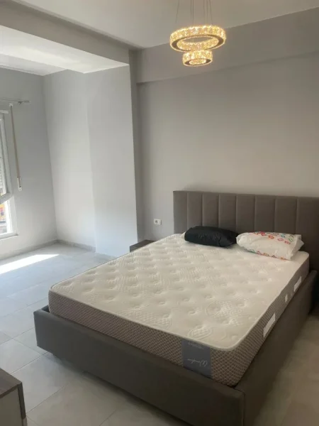 Tirane, jepet me qera apartament 2+1+Ballkon , 80 m² 700 € 