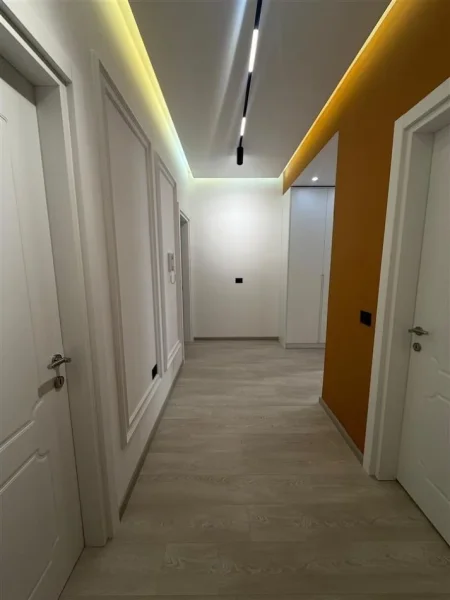 Tirane, jepet me qera apartament 2+1 Kati 3, 110 m² 650 € (ASTIR)