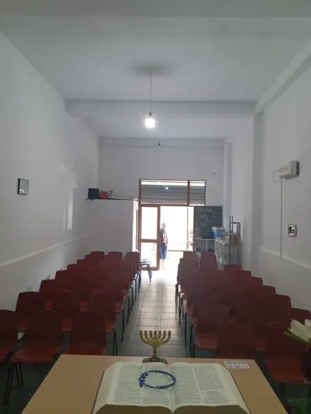 Tirane, shitet dyqan Kati 0, 52 m² 70.000 € (YZBERISHT)