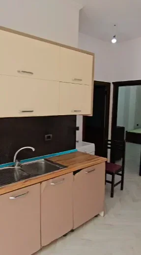 Tirane, jepet me qera apartament 2+1+Ballkon Kati 1, 90 m² 400 € (Don Bosko)