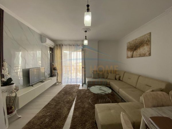 Tirane, shitet apartament 2+1+Ballkon Kati 4, 93 m² 135.000 € (Fresk)