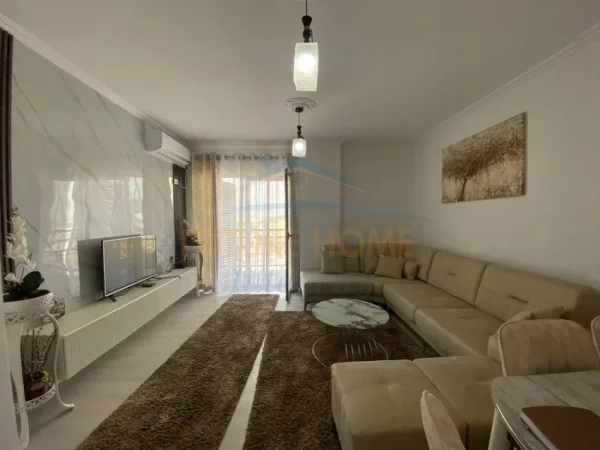 Tirane, shitet apartament 2+1+Ballkon Kati 4, 93 m² 135.000 € (Fresk)