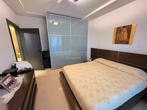 Tirane, shitet apartament 3+1+Aneks+Ballkon Kati 4, 166 m² 470.000 € (Kopshti Botanik)