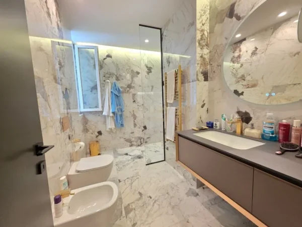 Tirane, shitet apartament 3+1+Aneks+Ballkon Kati 4, 166 m² 470.000 € (Kopshti Botanik)