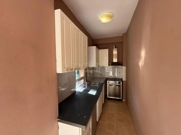 Tirane, jepet me qera apartament 2+1 Kati 2, 104 m² 650 € (Liqeni i thate)