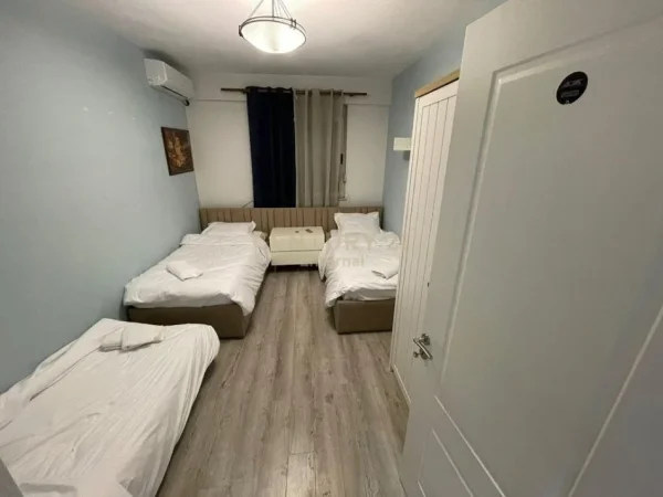 Tirane, jepet me qera apartament 3+1+Aneks+Ballkon Kati 4, 106 m² 1.000 € (Bulevardi i Ri)