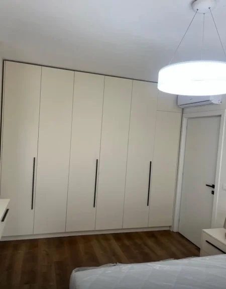 Tirane, jepet me qera apartament 1+1+Ballkon Kati 6, 65 m² 650 € 